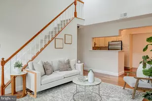 2224 Springwood Dr, Reston, VA 20191 - Photo 3