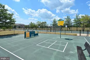 8239 Red Carnation Ct, Lorton, VA 22079 - Photo 35