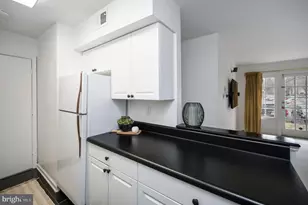 5902-B Queenston St, Springfield, VA 22152 - Photo 15