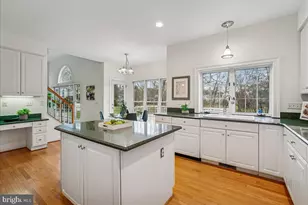 8411 Black Stallion Pl, Vienna, VA 22182 - Photo 13