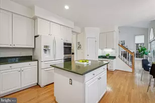 8411 Black Stallion Pl, Vienna, VA 22182 - Photo 15