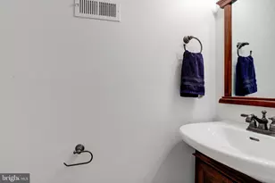 5168 Ballycastle Cir, Alexandria, VA 22315 - Photo 29