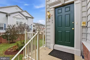 6137 Manchester Park Cir, Alexandria, VA 22310 - Photo 5