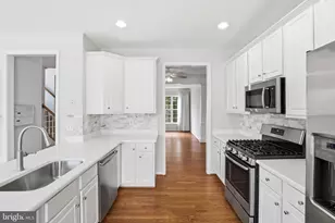 6137 Manchester Park Cir, Alexandria, VA 22310 - Photo 25