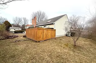 5406 Clubside Ln, Centreville, VA 20120 - Photo 7