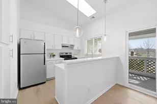 12940 Grays Pointe Rd, Fairfax, VA 22033 - Photo 3