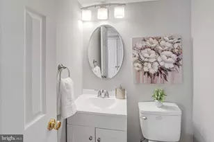 9824 Fosbak Dr, Vienna, VA 22182 - Photo 9