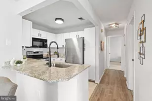 11731 Summerchase Cir, Reston, VA 20194 - Photo 9