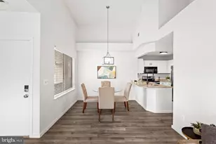 11731 Summerchase Cir, Reston, VA 20194 - Photo 3