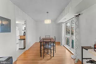 11820 Breton Ct, Reston, VA 20191 - Photo 5