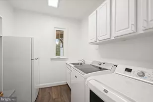 1404 Wynhurst Ln, Vienna, VA 22182 - Photo 19