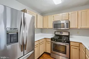 14301 Grape Holly Grove, Centreville, VA 20121 - Photo 9