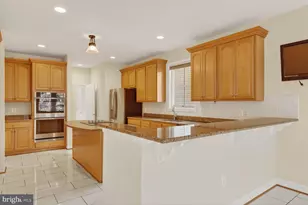 5650 Tower Hill Cir, Alexandria, VA 22315 - Photo 13