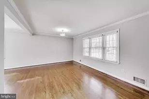 5300 Easton Dr, Springfield, VA 22151 - Photo 5