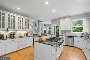 201 Prescott Cir SE, Vienna, VA 22180 - Photo 25