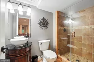 201 Prescott Cir SE, Vienna, VA 22180 - Photo 57