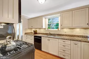 12167 Eddyspark Dr, Herndon, VA 20170 - Photo 15