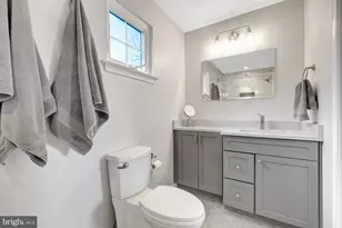 12167 Eddyspark Dr, Herndon, VA 20170 - Photo 27