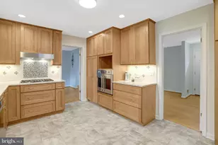 8816 Victoria Rd, Springfield, VA 22151 - Photo 11