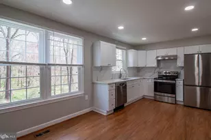 9709 Lakepointe Dr, Burke, VA 22015 - Photo 15