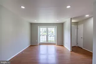 9709 Lakepointe Dr, Burke, VA 22015 - Photo 5