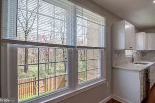 9709 Lakepointe Dr, Burke, VA 22015 - Photo 7