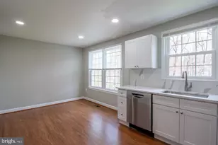 9709 Lakepointe Dr, Burke, VA 22015 - Photo 9