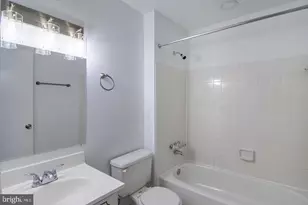 9709 Lakepointe Dr, Burke, VA 22015 - Photo 25