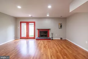 9709 Lakepointe Dr, Burke, VA 22015 - Photo 35