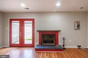 9709 Lakepointe Dr, Burke, VA 22015 - Photo 37