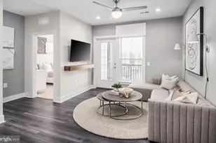 8131 Shining Star Ln, Vienna, VA 22182 - Photo 3