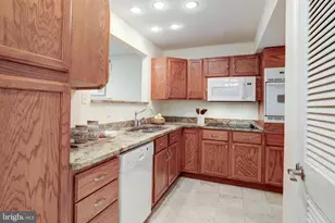 11102 Saffold Way, Reston, VA 20190 - Photo 9