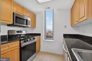 2726 Gallows Rd, Vienna, VA 22180 - Photo 13