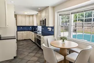 1006 Kimberwicke Rd, McLean, VA 22102 - Photo 9