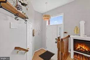 8713 Wadebrook Terrace, Springfield, VA 22153 - Photo 9