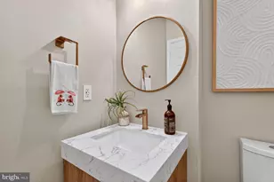 8713 Wadebrook Terrace, Springfield, VA 22153 - Photo 5