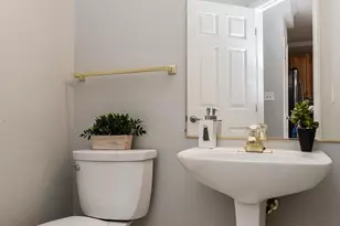 6237 Frosty Winter Ct, Centreville, VA 20120 - Photo 7