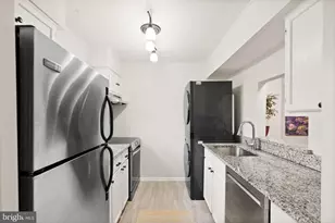 14366 Avocado Ct, Centreville, VA 20121 - Photo 9