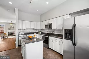 6405 Little Potters Ln, Alexandria, VA 22310 - Photo 15