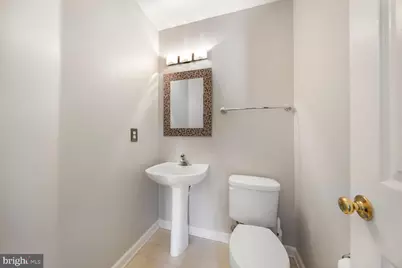 7422 Gadsby Square, Alexandria, VA 22315 - Photo 5