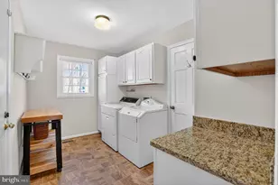 10223 Cedar Pond Dr, Vienna, VA 22182 - Photo 15