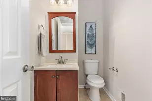 5847 Belcher Farm Dr, Centreville, VA 20120 - Photo 15