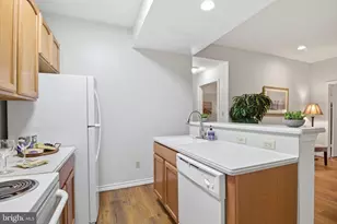 12155 Penderview Terrace, Fairfax, VA 22033 - Photo 9