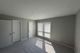 3175 Summit Square Dr, Oakton, VA 22124 - Photo 39