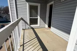 3175 Summit Square Dr, Oakton, VA 22124 - Photo 7