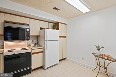 12003 Ridge Knoll Drive #9, Fairfax, VA 22033 - Photo 9