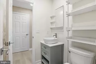 12008 Ridge Knoll Dr, Fairfax, VA 22033 - Photo 17