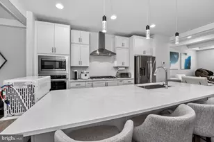 5207 Ridgeview Retreat Dr, Chantilly, VA 20151 - Photo 3
