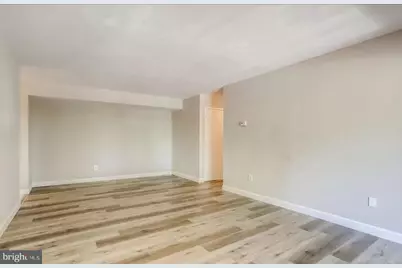 527 Florida Avenue #104, Herndon, VA 20170 - Photo 3