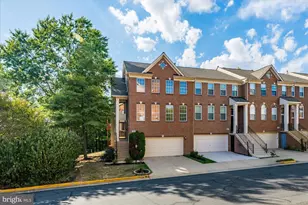 13438 Burrough Farm Dr, Herndon, VA 20171 - Photo 3